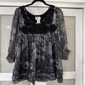 Y2K Black and white babydoll blouse puff sleeve 3D floral embellishments Sz L